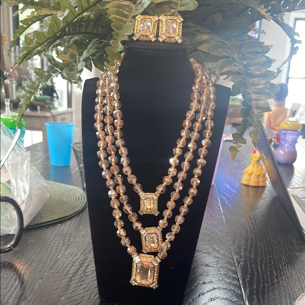 Heidi Daus Gold and Silver Necklace with Elegant Design